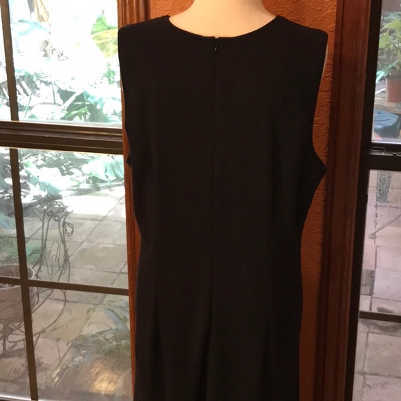 Dress - Picture 5 of 7